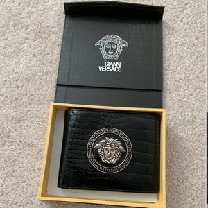 NEVER USED VERSACE MEN'S WALLET